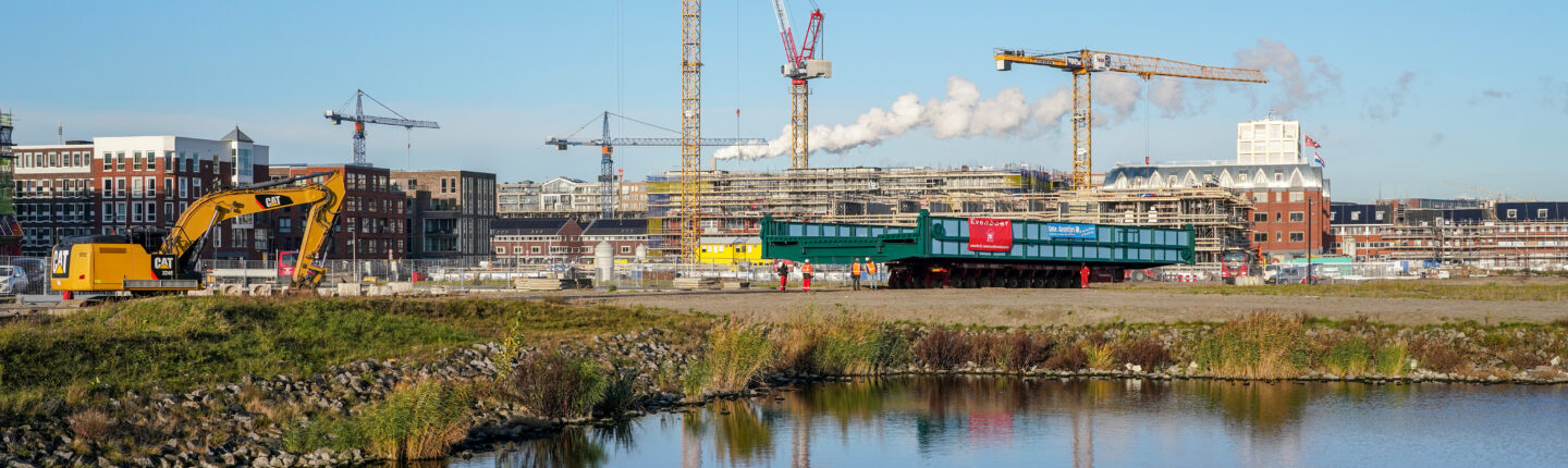 Foto Plaatsing Gevelbrug bij de Houthavens Fotograaf: Edwin van Eis